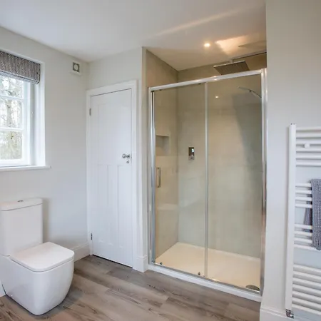 Peaceful Woodland Retreat Near Clifton, Holiday home Bristol