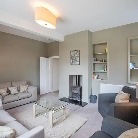 Peaceful Woodland Retreat Near Clifton, Bristol