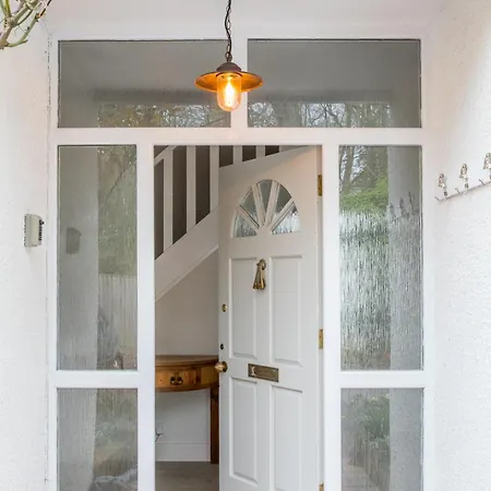 Prázdninový dům Peaceful Woodland Retreat Near Clifton, Bristol