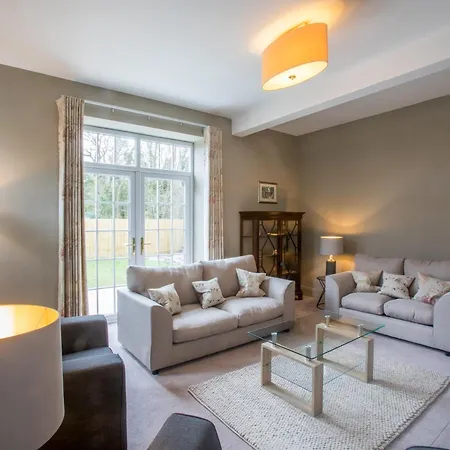 Peaceful Woodland Retreat Near Clifton, Bristol