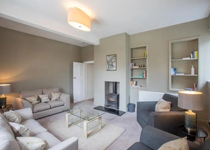 Peaceful Woodland Retreat Near Clifton, Bristol