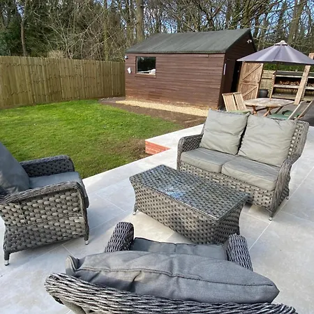 Peaceful Woodland Retreat Near Clifton, Bristol