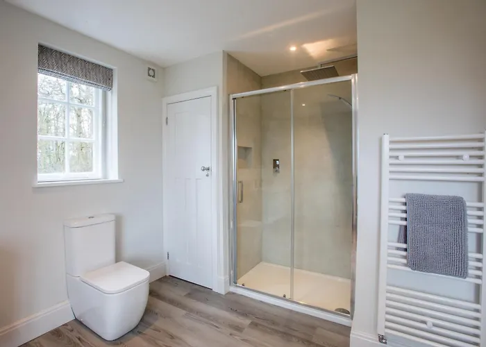 Peaceful Woodland Retreat Near Clifton, Holiday home Bristol